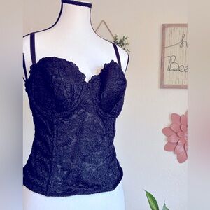 Black Smart and sexy lace corset top with boning and hook & eye closures